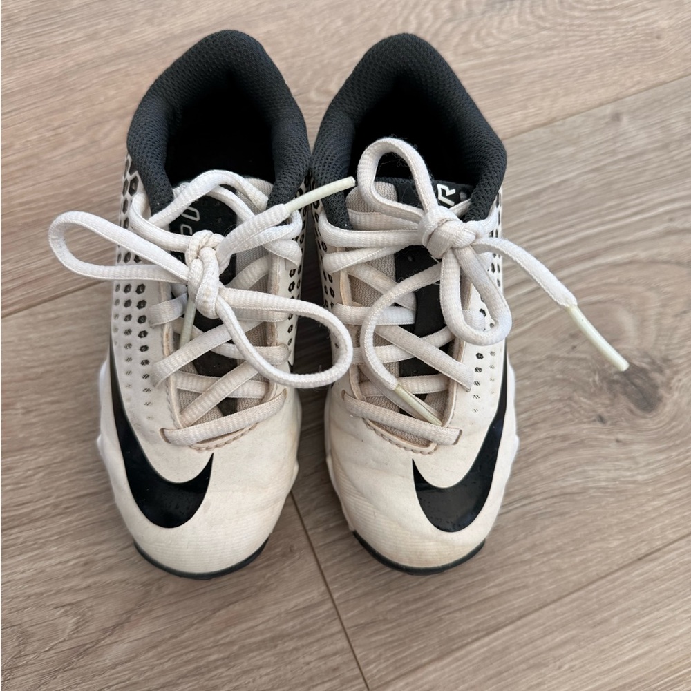 Nike Kids Black and White Soccer cleats